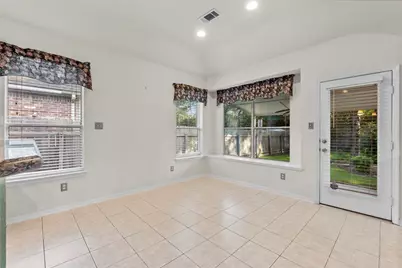 118 W Russet Grove Circle, The Woodlands, TX 77384 - Photo 13