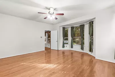 118 W Russet Grove Circle, The Woodlands, TX 77384 - Photo 13