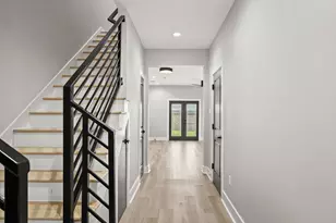 2113 St Charles St, Houston, TX 77003 - Photo 3