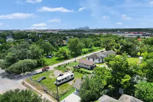 5603 N Wayside Dr, Houston, TX 77028 - Photo 31