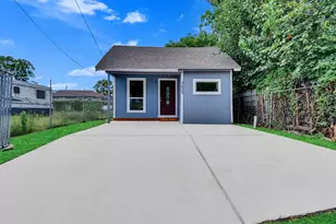 5603 N Wayside Dr, Houston, TX 77028 - Photo 1