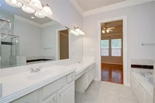 3207 Holly Crossing Dr, Houston, TX 77042 - Photo 23