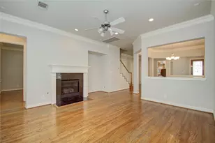 3207 Holly Crossing Dr, Houston, TX 77042 - Photo 9