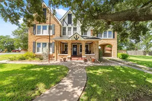 401 E Main St, Weimar, TX 78962 - Photo 1