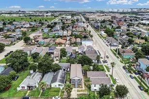 5306 Ave M 1/2, Galveston, TX 77551 - Photo 33