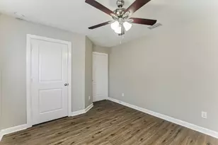 7411 Quiet River Ln, Pearland, TX 77581 - Photo 15