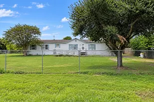 6710 Trail Loop W, Rosharon, TX 77583 - Photo 3