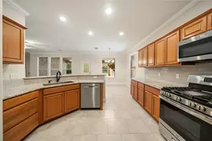 29627 Spring Forest Dr, Spring, TX 77386 - Photo 9