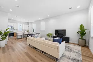 1806 Elysian St, Houston, TX 77026 - Photo 3