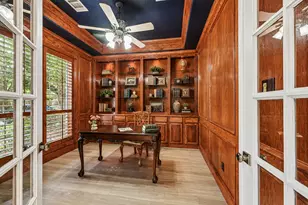 2926 Quincannon Ln, Houston, TX 77043 - Photo 5