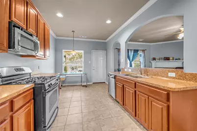4919 Mayflower Street, Houston, TX 77033 - Photo 9