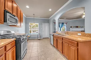 4919 Mayflower St, Houston, TX 77033 - Photo 9