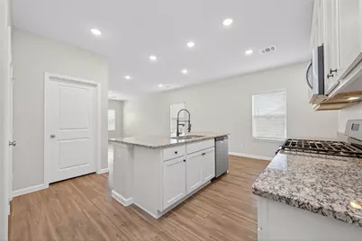 17104 Coulter Pine Court, Conroe, TX 77302 - Photo 9
