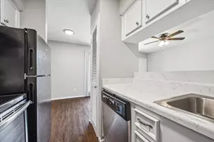 201 Emerson St, Houston, TX 77006 - Photo 7