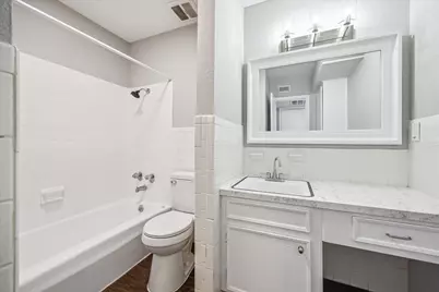 201 Emerson Street #18, Houston, TX 77006 - Photo 9