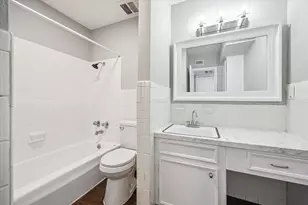 201 Emerson St, Houston, TX 77006 - Photo 9