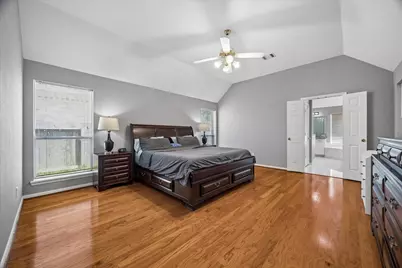5918 Amherst Court, Houston, TX 77479 - Photo 13