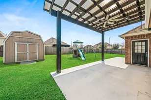 4002 Longwood Dr, Mont Belvieu, TX 77523 - Photo 27