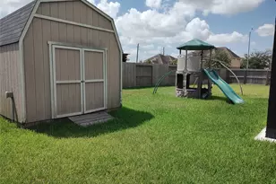4002 Longwood Dr, Mont Belvieu, TX 77523 - Photo 21