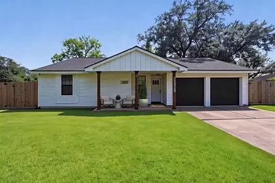 802 Camelot Lane, Friendswood, TX 77546 - Photo 1