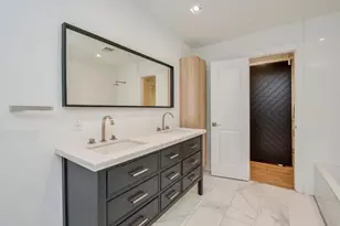 10603 Riverview Dr, Houston, TX 77042 - Photo 43