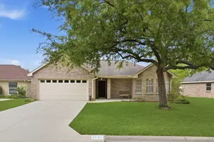 2739 S Peach Hollow Cir, Pearland, TX 77584 - Photo 1