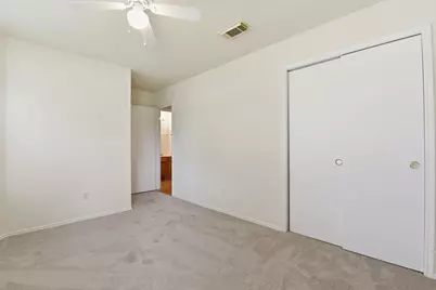 2739 S Peach Hollow Circle, Pearland, TX 77584 - Photo 33