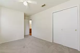 2739 S Peach Hollow Cir, Pearland, TX 77584 - Photo 33