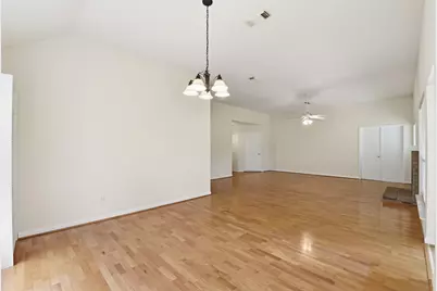 2739 S Peach Hollow Circle, Pearland, TX 77584 - Photo 13