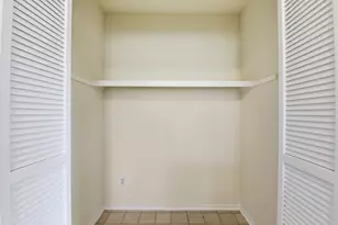 2739 S Peach Hollow Cir, Pearland, TX 77584 - Photo 23