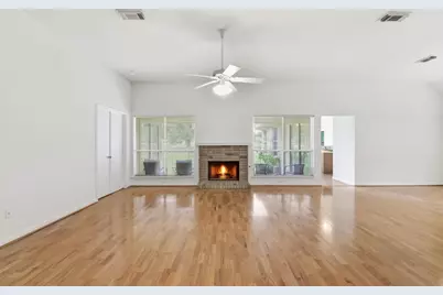 2739 S Peach Hollow Circle, Pearland, TX 77584 - Photo 7
