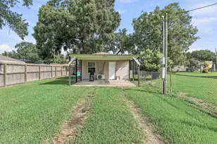 15589 San Jacinto St, Hamshire, TX 77622 - Photo 29