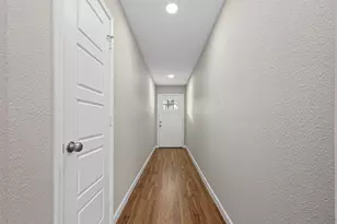 517 N Travis St, Deer Park, TX 77536 - Photo 3