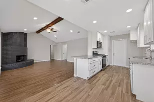 517 N Travis St, Deer Park, TX 77536 - Photo 7