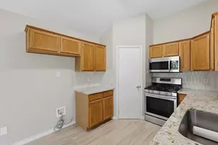 413 Brentwood Dr E, College Station, TX 77840 - Photo 9