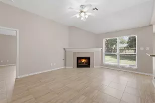413 Brentwood Dr E, College Station, TX 77840 - Photo 3
