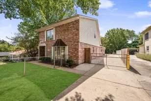 1417 15th St, Huntsville, TX 77340 - Photo 3