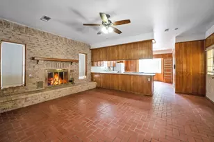 1417 15th St, Huntsville, TX 77340 - Photo 15