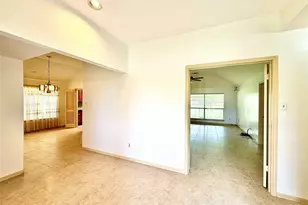 16210 Canario Dr, Houston, TX 77083 - Photo 5