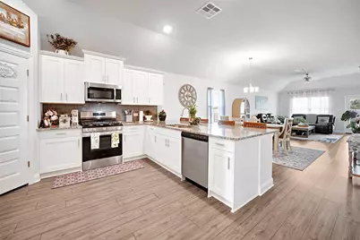14005 Seneca Lake Court, Texas City, TX 77568 - Photo 5