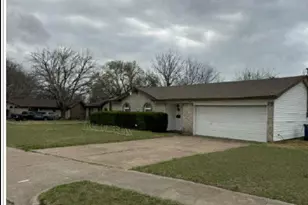 331 Springwillow Rd, Burleson, TX 76028 - Photo 5