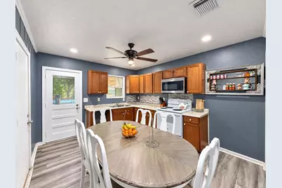 6737 E Bayou Drive, Hitchcock, TX 77563 - Photo 5