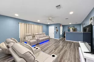 6737 E Bayou Dr, Hitchcock, TX 77563 - Photo 3