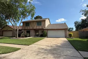 15226 Stradbrook Dr, Houston, TX 77062 - Photo 3