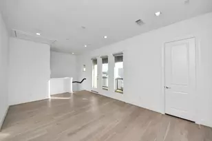 4005 Woodshire Village Estate, Houston, TX 77025 - Photo 35
