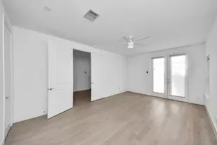 4005 Woodshire Village Estate, Houston, TX 77025 - Photo 9