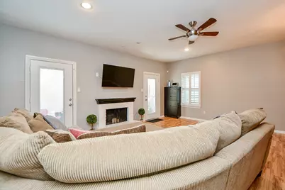 864 Augusta Drive #208, Houston, TX 77057 - Photo 15