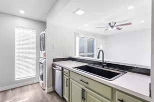 781 Country Pl Dr, Houston, TX 77079 - Photo 15
