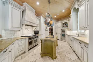 2242 Pelham Dr, Houston, TX 77019 - Photo 15