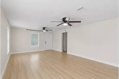 515 Riggs Street, Baytown, TX 77520 - Photo 9